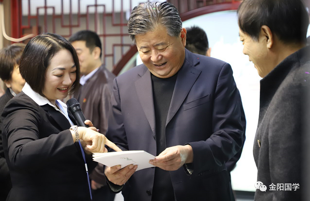参观数字国学教室